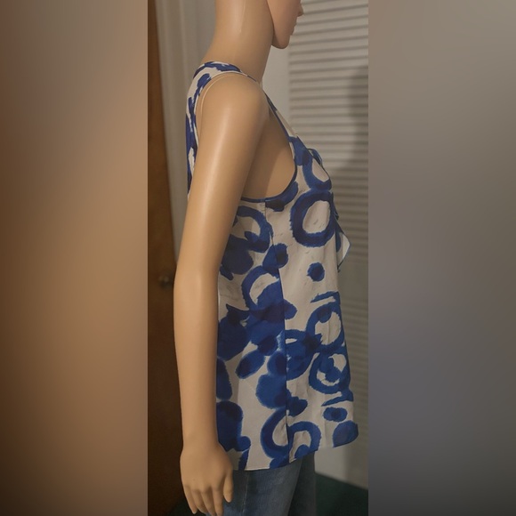 Sleeveless Spring Top - Picture 13 of 15